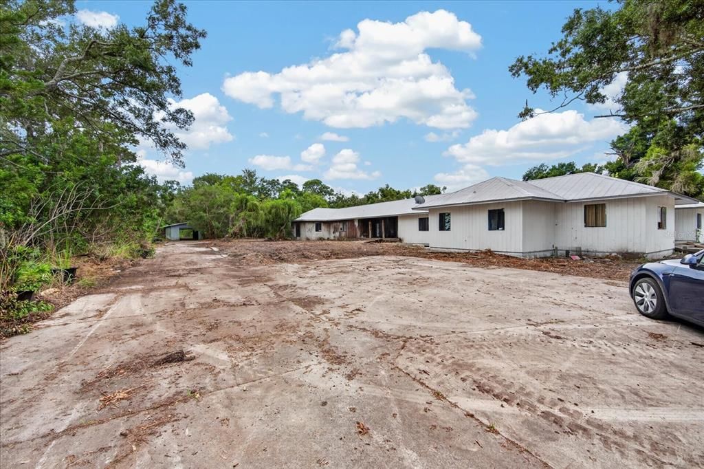 For Sale: $849,000 (5 beds, 4 baths, 5920 Square Feet)