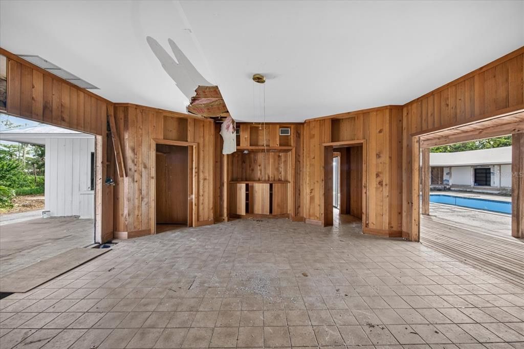 For Sale: $849,000 (5 beds, 4 baths, 5920 Square Feet)