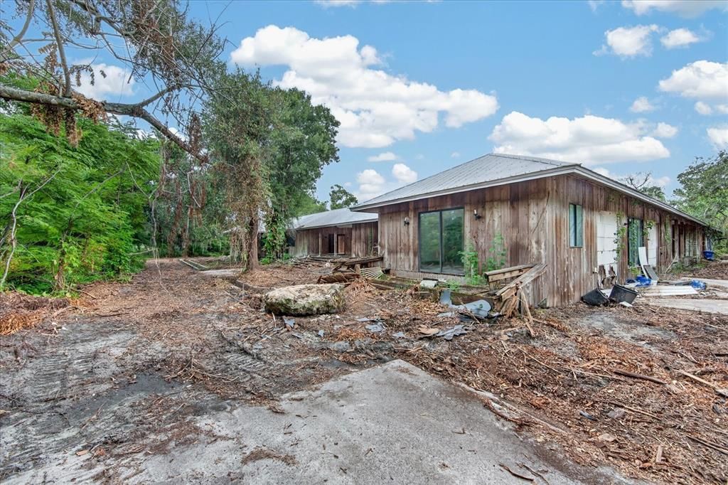 For Sale: $849,000 (5 beds, 4 baths, 5920 Square Feet)