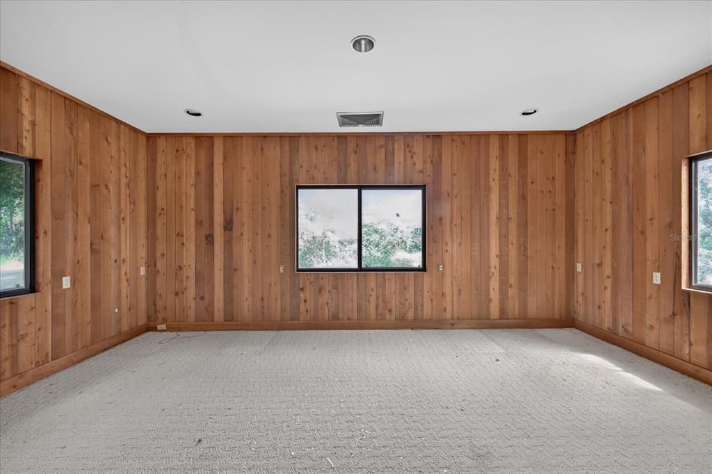 For Sale: $849,000 (5 beds, 4 baths, 5920 Square Feet)