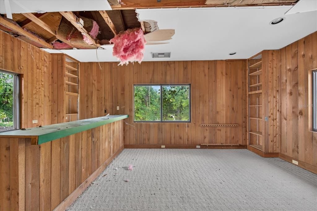 For Sale: $849,000 (5 beds, 4 baths, 5920 Square Feet)