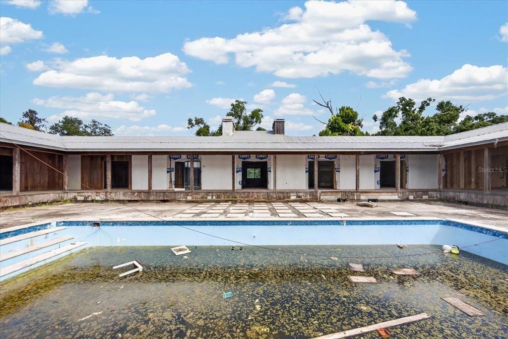 For Sale: $849,000 (5 beds, 4 baths, 5920 Square Feet)