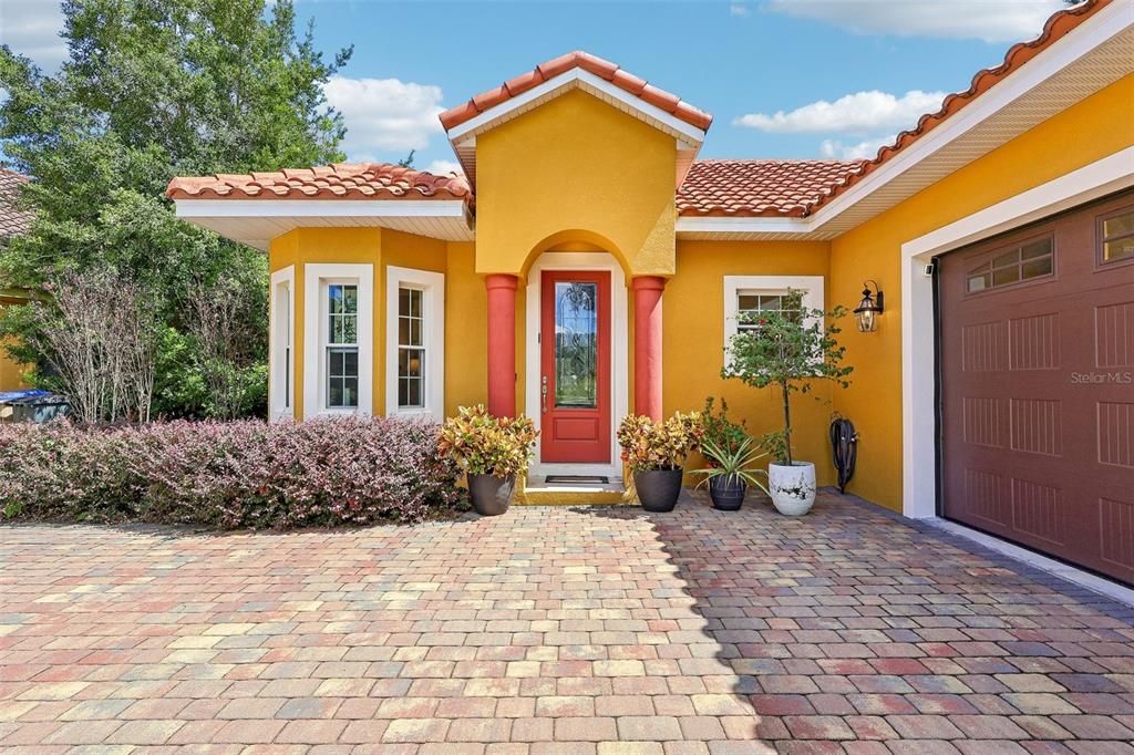 For Sale: $950,000 (5 beds, 4 baths, 4070 Square Feet)