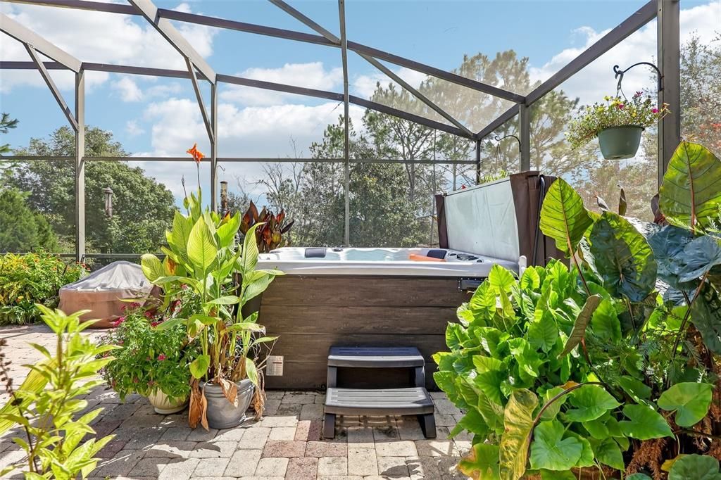 For Sale: $950,000 (5 beds, 4 baths, 4070 Square Feet)