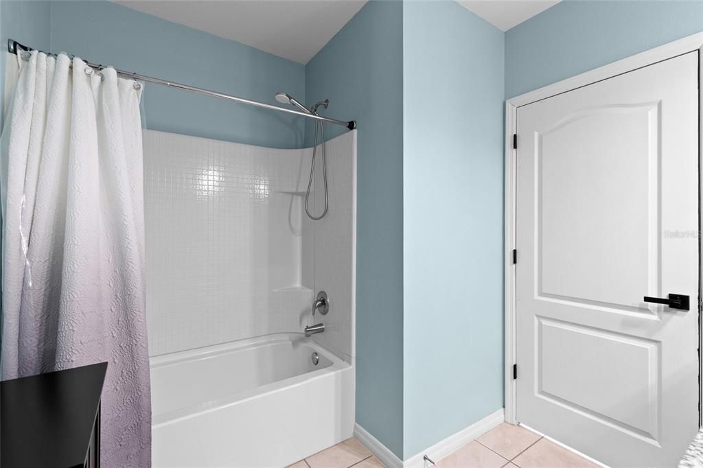 For Sale: $410,000 (4 beds, 2 baths, 2319 Square Feet)