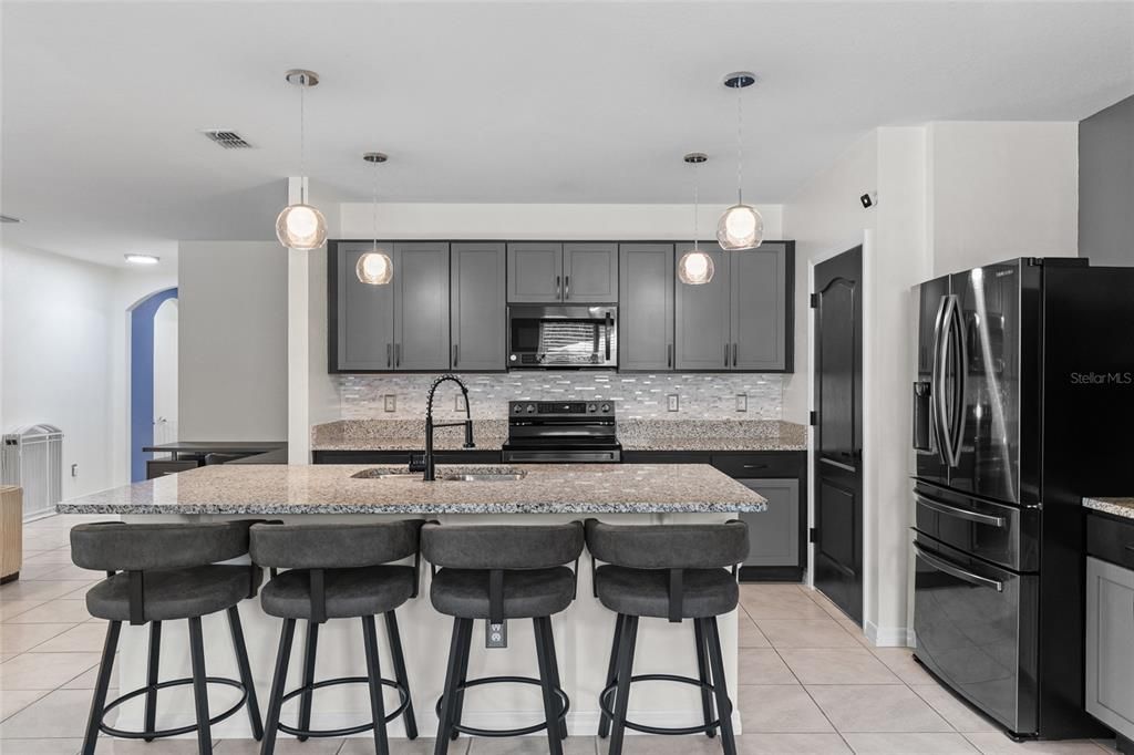 For Sale: $410,000 (4 beds, 2 baths, 2319 Square Feet)