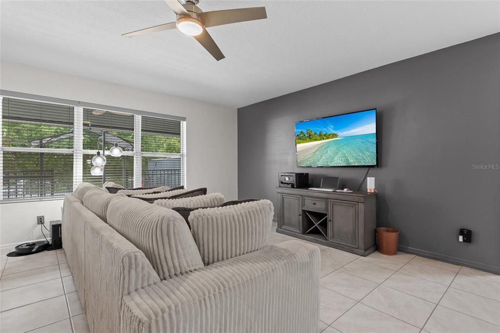 For Sale: $410,000 (4 beds, 2 baths, 2319 Square Feet)