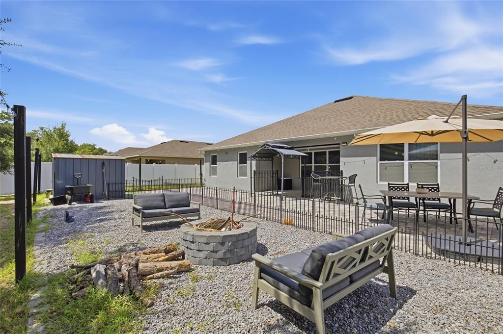 For Sale: $410,000 (4 beds, 2 baths, 2319 Square Feet)