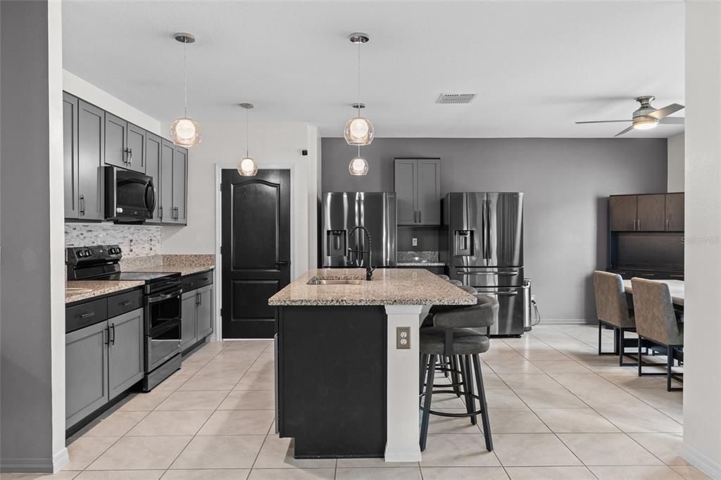 For Sale: $410,000 (4 beds, 2 baths, 2319 Square Feet)