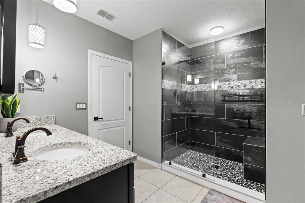 For Sale: $410,000 (4 beds, 2 baths, 2319 Square Feet)