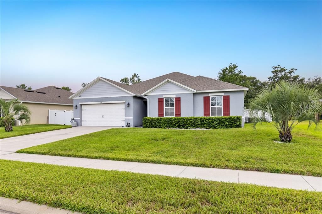 For Sale: $410,000 (4 beds, 2 baths, 2319 Square Feet)