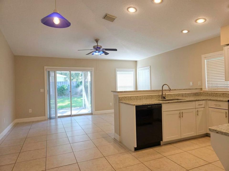 For Rent: $2,600 (3 beds, 2 baths, 1760 Square Feet)