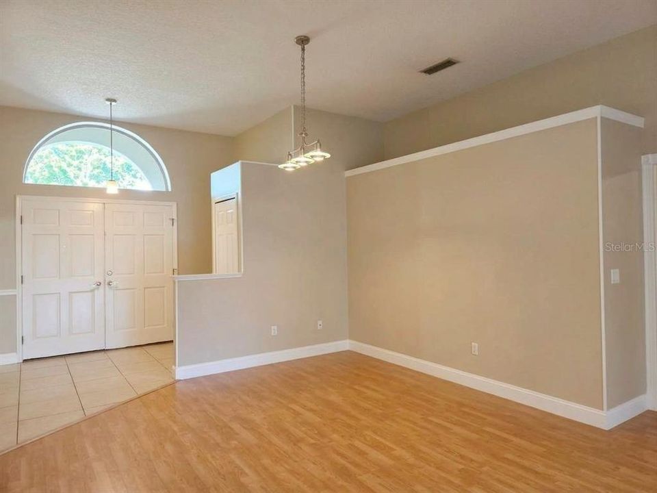 For Rent: $2,600 (3 beds, 2 baths, 1760 Square Feet)
