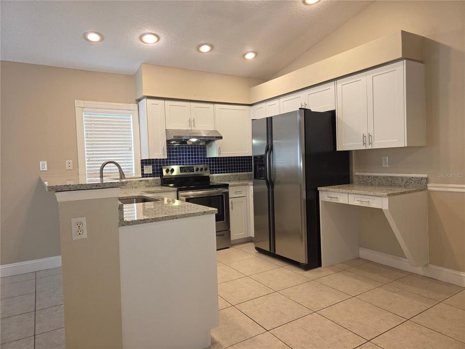 For Rent: $2,600 (3 beds, 2 baths, 1760 Square Feet)