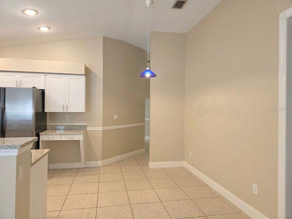 For Rent: $2,600 (3 beds, 2 baths, 1760 Square Feet)