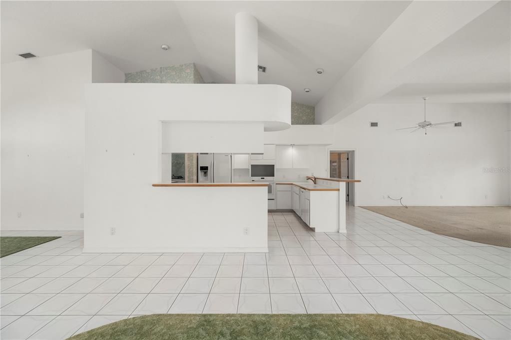En Venta: $795,000 (3 camas, 2 baños, 2196 Pies cuadrados)
