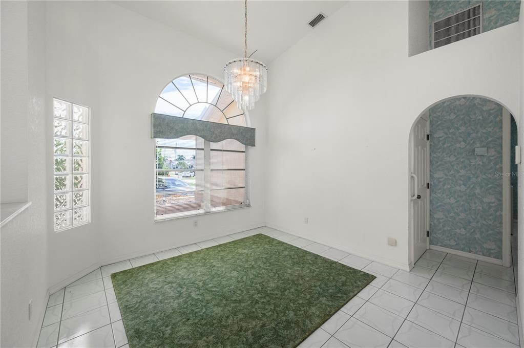 En Venta: $795,000 (3 camas, 2 baños, 2196 Pies cuadrados)