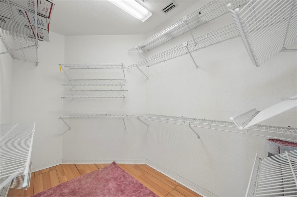 En Venta: $795,000 (3 camas, 2 baños, 2196 Pies cuadrados)