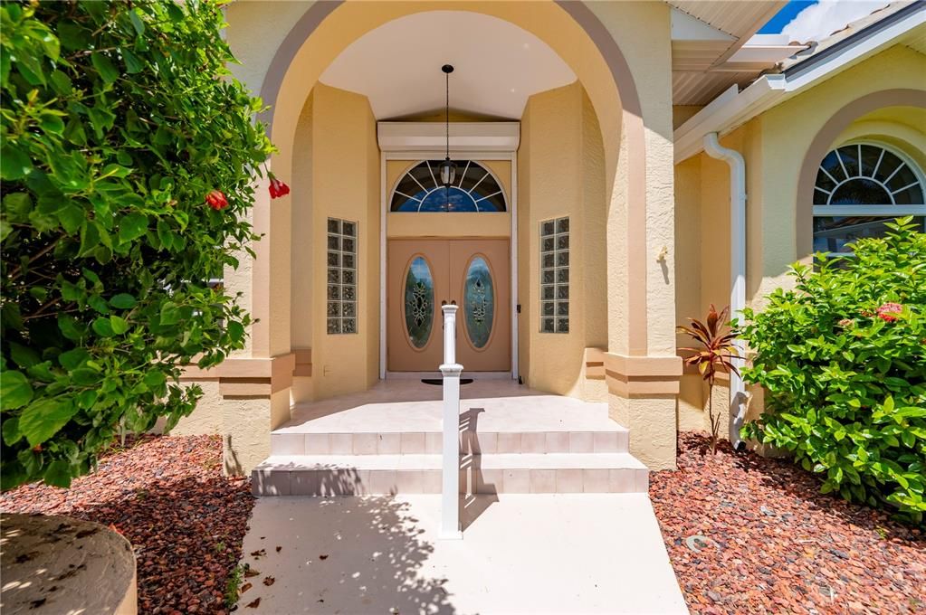 En Venta: $795,000 (3 camas, 2 baños, 2196 Pies cuadrados)