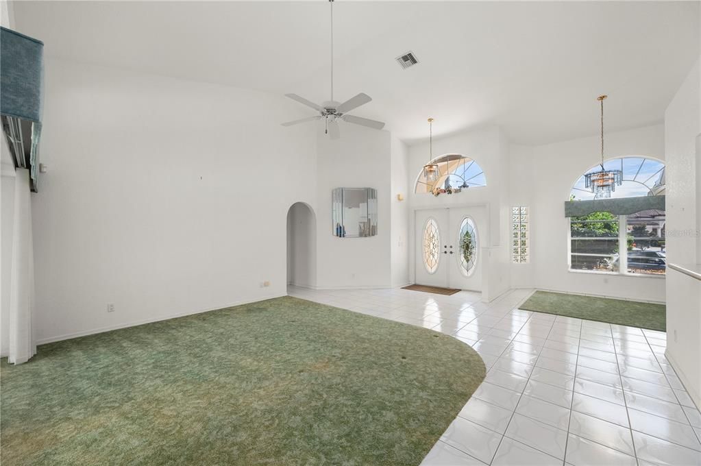 En Venta: $795,000 (3 camas, 2 baños, 2196 Pies cuadrados)