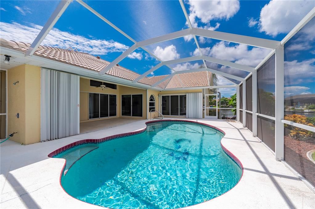 En Venta: $795,000 (3 camas, 2 baños, 2196 Pies cuadrados)