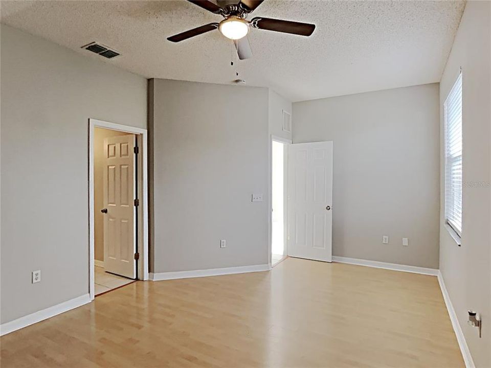 For Sale: $355,000 (3 beds, 2 baths, 1506 Square Feet)