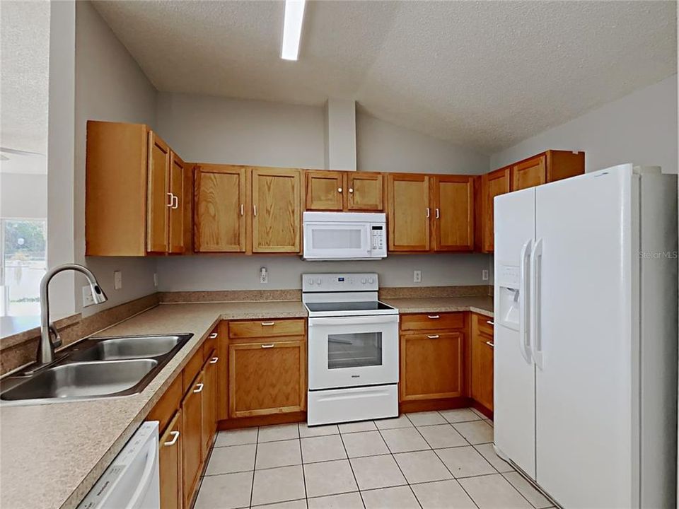 For Sale: $355,000 (3 beds, 2 baths, 1506 Square Feet)