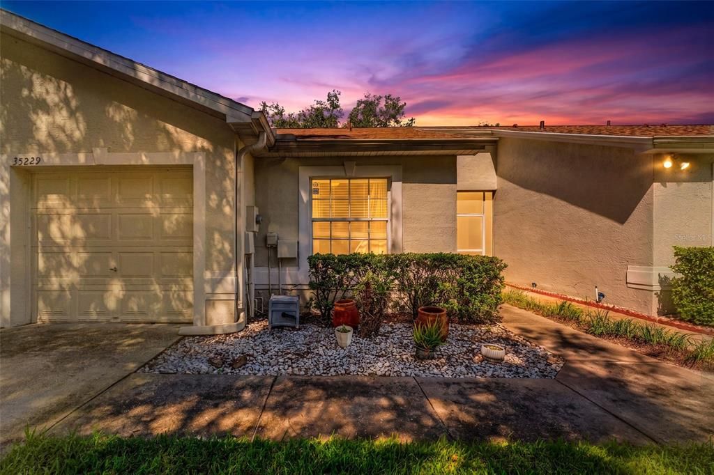 For Sale: $199,900 (2 beds, 2 baths, 1180 Square Feet)