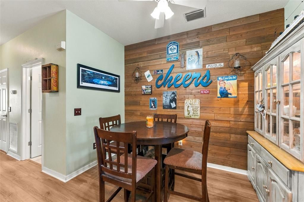 For Sale: $199,900 (2 beds, 2 baths, 1180 Square Feet)