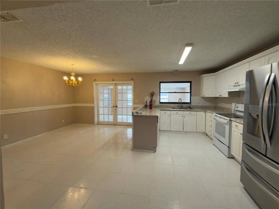 For Rent: $2,500 (3 beds, 2 baths, 1196 Square Feet)