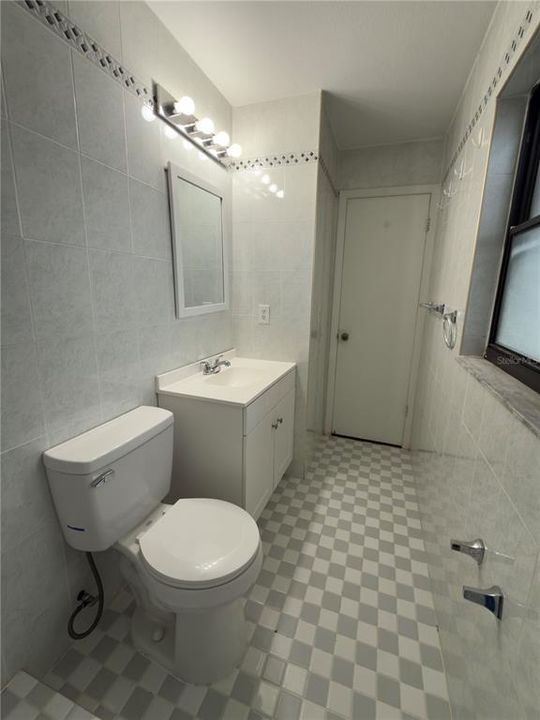 For Rent: $2,500 (3 beds, 2 baths, 1196 Square Feet)