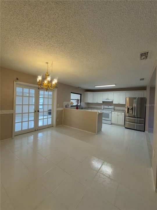For Rent: $2,500 (3 beds, 2 baths, 1196 Square Feet)