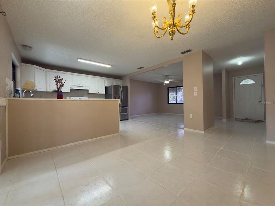 For Rent: $2,500 (3 beds, 2 baths, 1196 Square Feet)