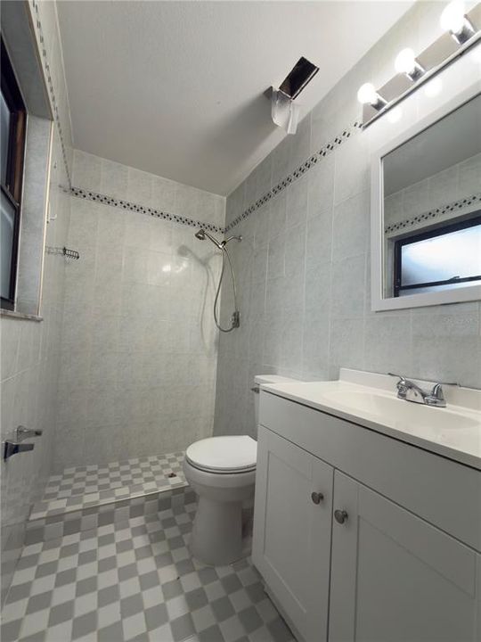 For Rent: $2,500 (3 beds, 2 baths, 1196 Square Feet)