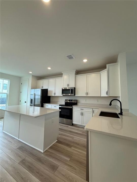 For Rent: $3,000 (3 beds, 2 baths, 1846 Square Feet)