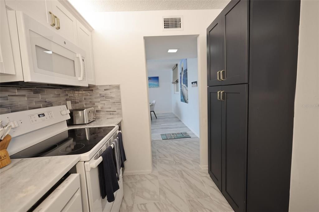 В аренду: $2,300 (1 спален, 1 ванн, 765 Квадратных фут)