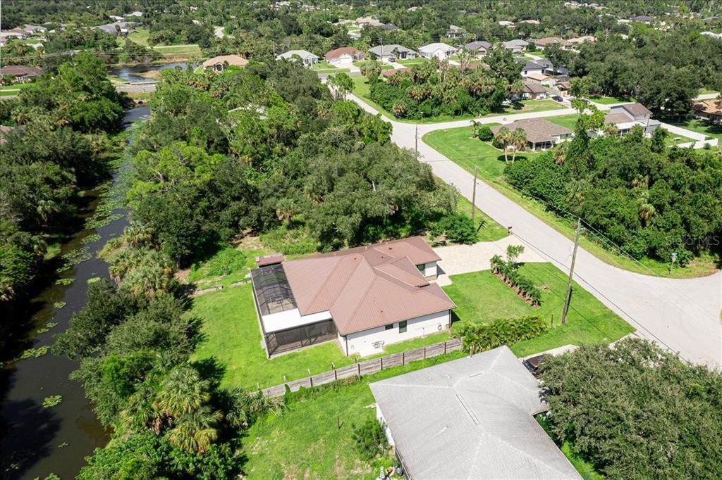 For Sale: $575,000 (4 beds, 2 baths, 1939 Square Feet)
