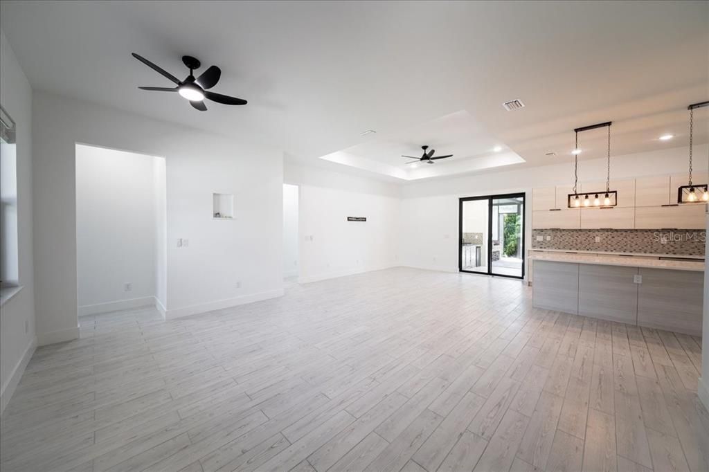 For Sale: $575,000 (4 beds, 2 baths, 1939 Square Feet)