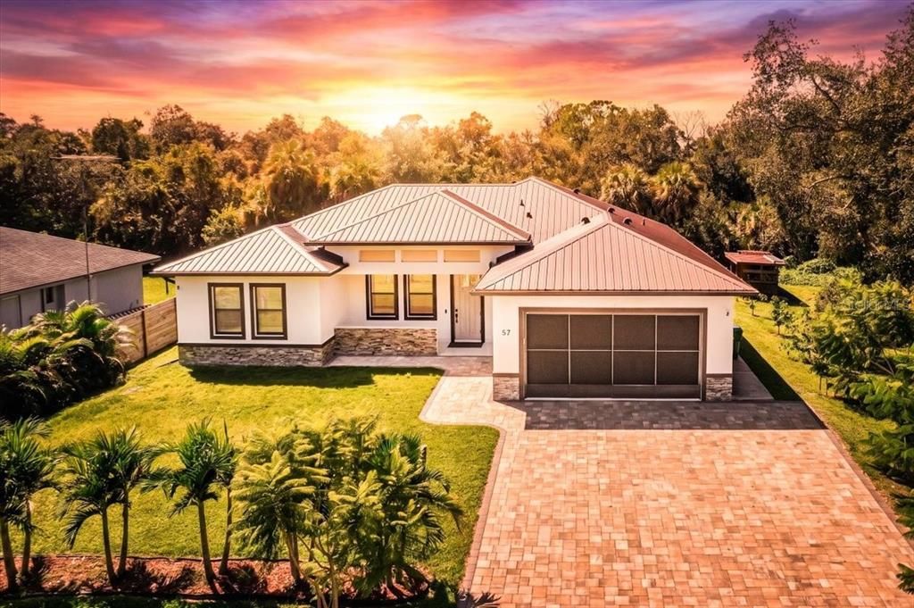 For Sale: $575,000 (4 beds, 2 baths, 1939 Square Feet)