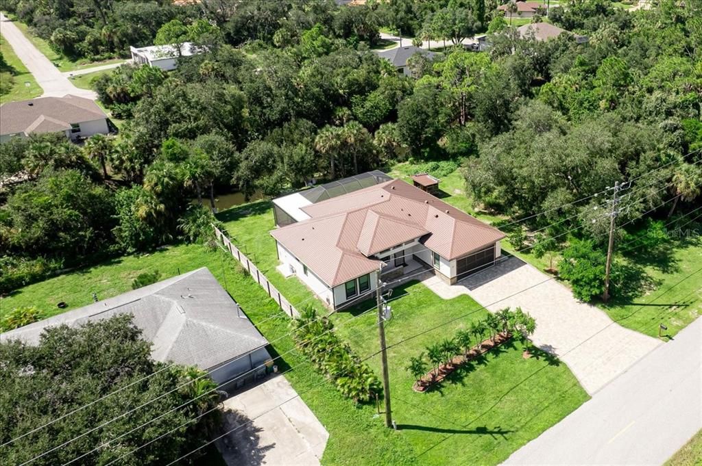 For Sale: $575,000 (4 beds, 2 baths, 1939 Square Feet)