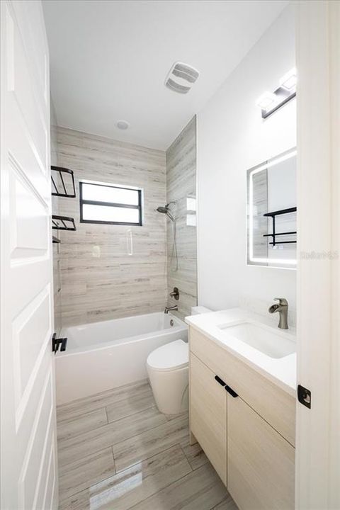 For Sale: $575,000 (4 beds, 2 baths, 1939 Square Feet)