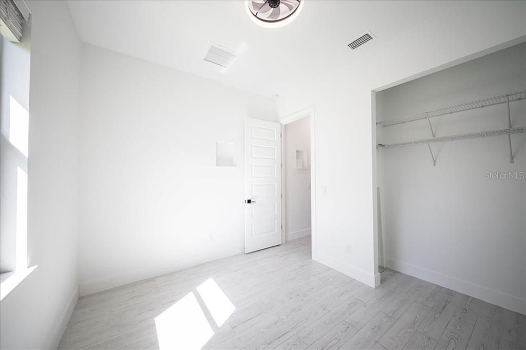 For Sale: $575,000 (4 beds, 2 baths, 1939 Square Feet)
