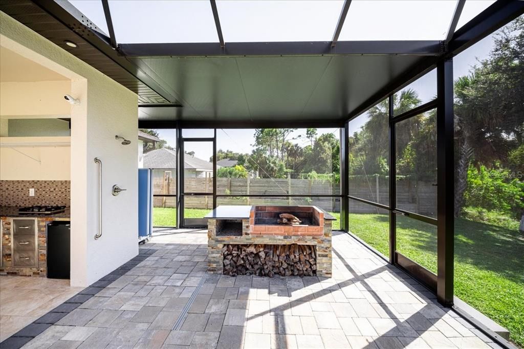 For Sale: $575,000 (4 beds, 2 baths, 1939 Square Feet)