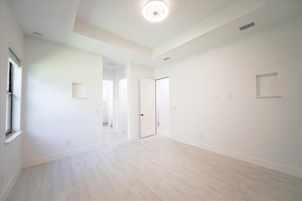 For Sale: $575,000 (4 beds, 2 baths, 1939 Square Feet)