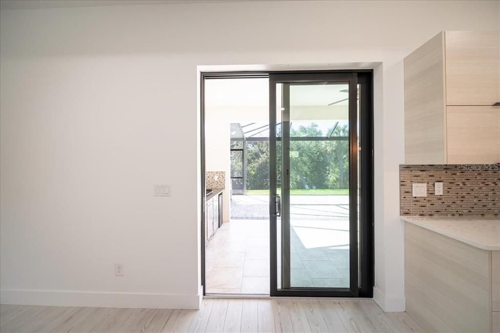 For Sale: $575,000 (4 beds, 2 baths, 1939 Square Feet)