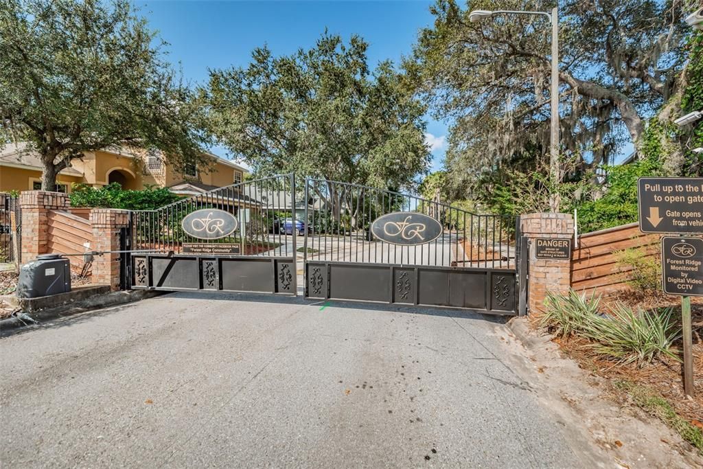 Activo con contrato: $475,000 (4 camas, 2 baños, 2020 Pies cuadrados)