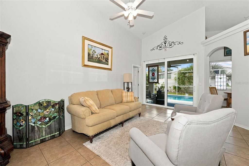 Activo con contrato: $475,000 (4 camas, 2 baños, 2020 Pies cuadrados)