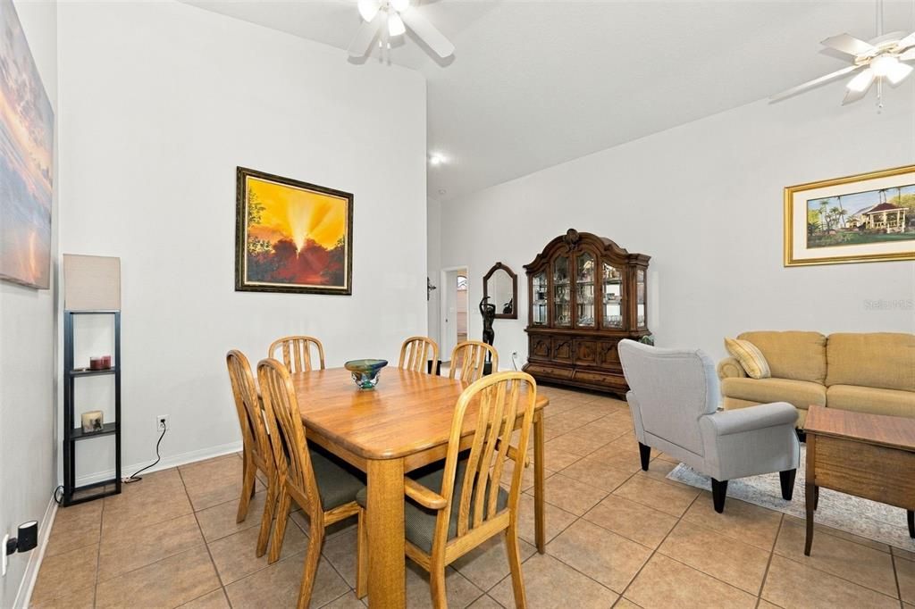 Activo con contrato: $475,000 (4 camas, 2 baños, 2020 Pies cuadrados)