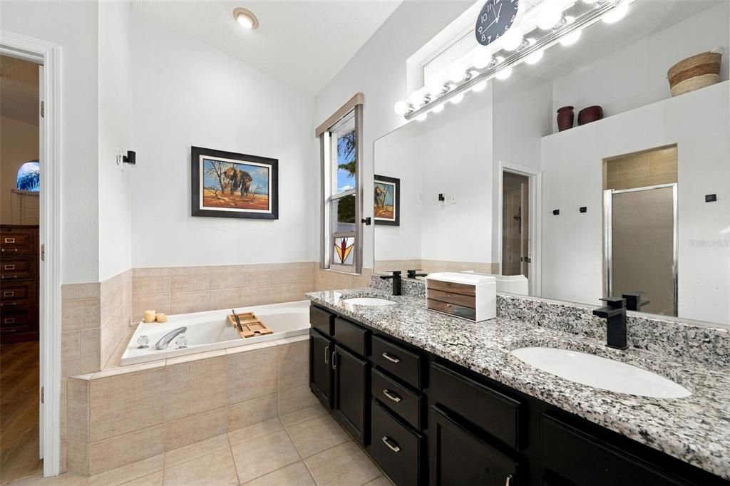 Activo con contrato: $475,000 (4 camas, 2 baños, 2020 Pies cuadrados)