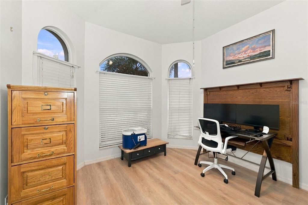 Activo con contrato: $475,000 (4 camas, 2 baños, 2020 Pies cuadrados)